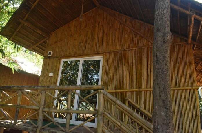 Imagen de la habitación del Hotel Nirvana Nature Bamboo Cottages. Foto 14