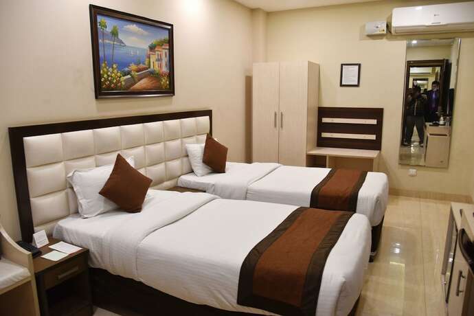 Imagen general del Hotel Nirvana Suites. Foto 11