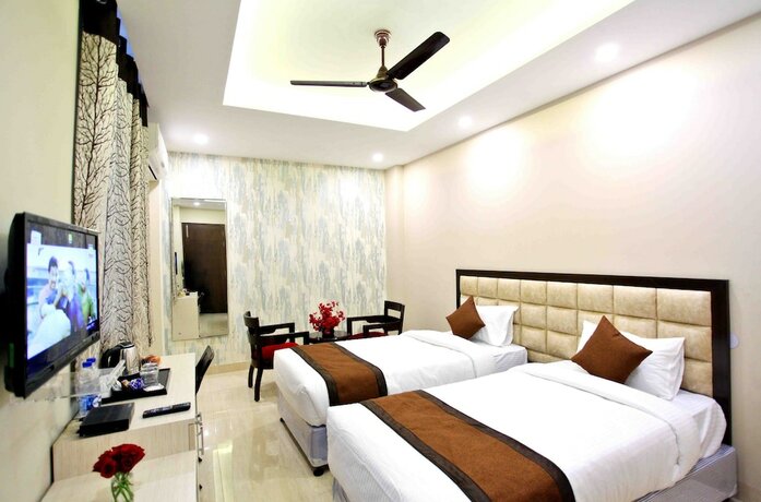 Imagen de la habitación del Hotel Nirvana Suites. Foto 15