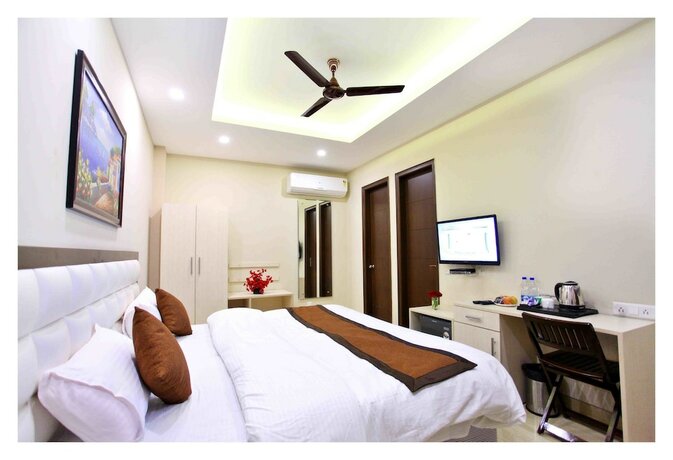 Imagen de la habitación del Hotel Nirvana Suites. Foto 16