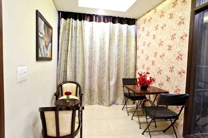 Imagen de la habitación del Hotel Nirvana Suites. Foto 17