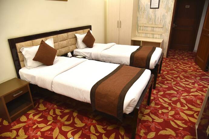 Imagen de la habitación del Hotel Nirvana Suites. Foto 19