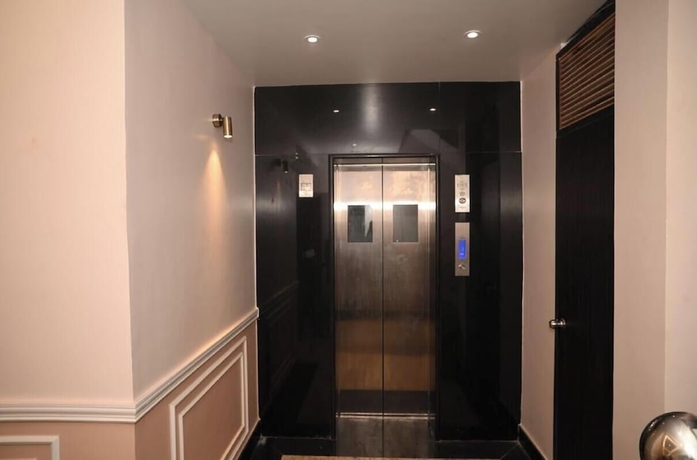 Imagen de los interiores del Hotel Nirvvana Residency. Foto 12