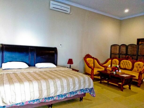 Imagen general del Hotel Nirwana Buton Villa. Foto 6