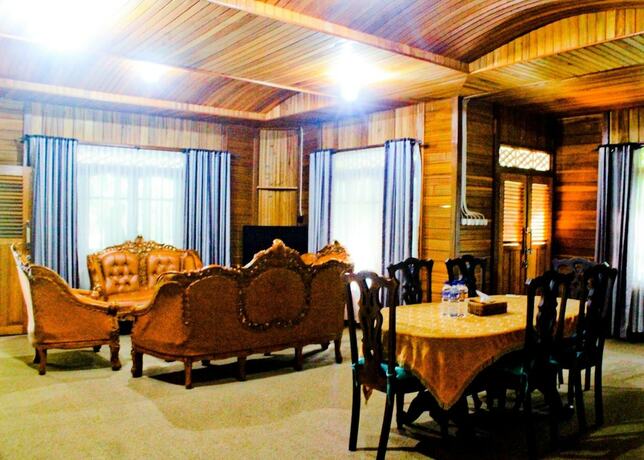 Imagen general del Hotel Nirwana Buton Villa. Foto 13