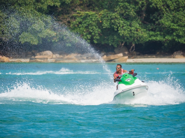 Imagen de los exteriores del Hotel Nirwana Resort. Foto 17