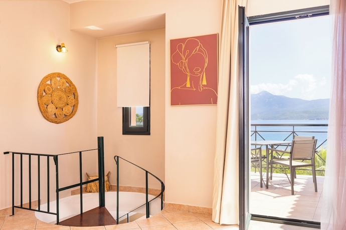 Imagen de la habitación del Hotel Nisea Samos. Foto 4