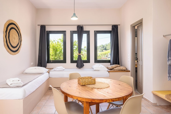 Imagen de la habitación del Hotel Nisea Samos. Foto 11