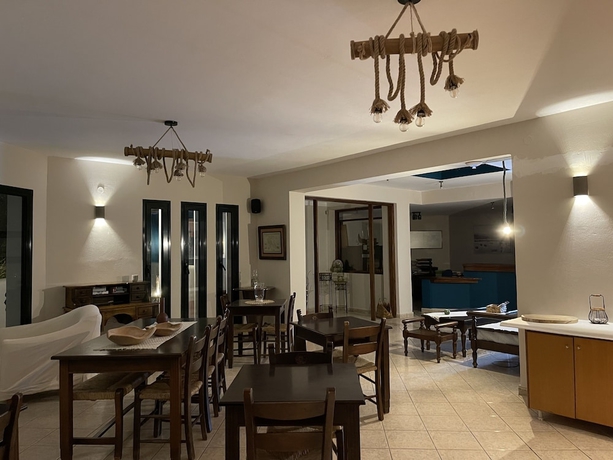 Imagen de los interiores del Hotel Nisea Samos. Foto 13