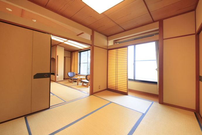 Imagen de la piscina del Hotel Nishiizu Koyoi. Foto 15