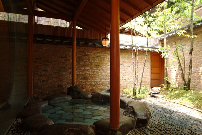 Imagen de la piscina del Hotel Nishimuraya Honkan. Foto 16
