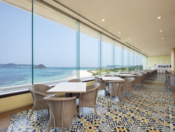 Imagen del bar/restaurante del Hotel Nishi-nagato Resort. Foto 4