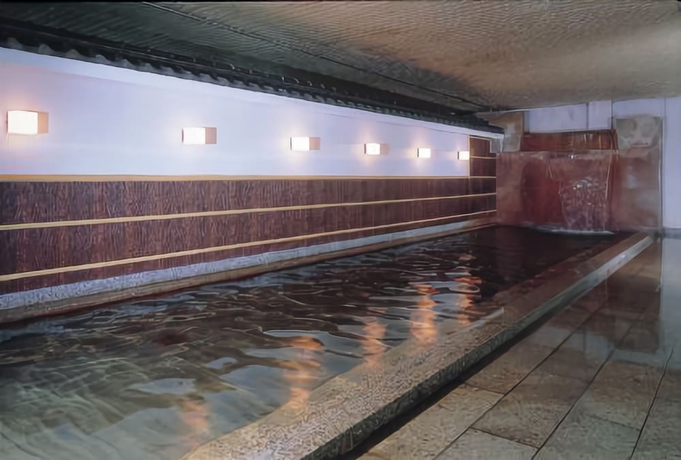 Imagen de la piscina del Hotel Nishiura Grand Kikkei. Foto 10