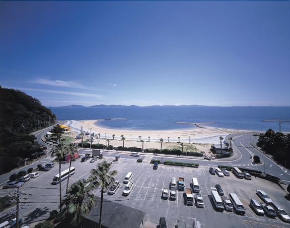 Imagen de los exteriores del Hotel Nishiura Grand Kikkei. Foto 4