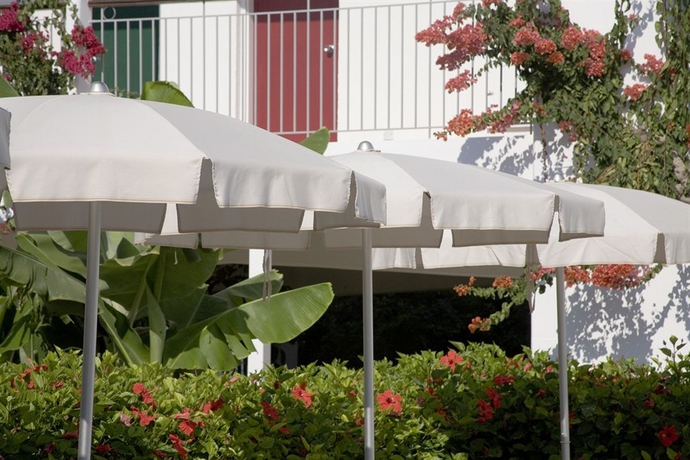 Imagen de los exteriores del Hotel Nissi Park. Foto 6