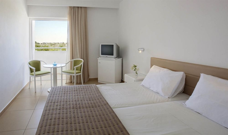 Imagen de la habitación del Hotel Nissi Park. Foto 5