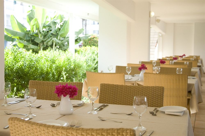 Imagen del bar/restaurante del Hotel Nissi Park. Foto 3