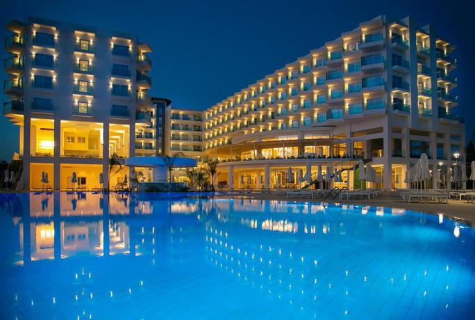 Imagen general del Hotel Nissiblu Beach Resort. Foto 1