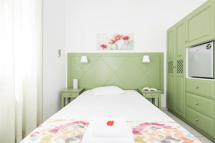 Imagen de la habitación del Hotel Nissos Thira. Foto 7