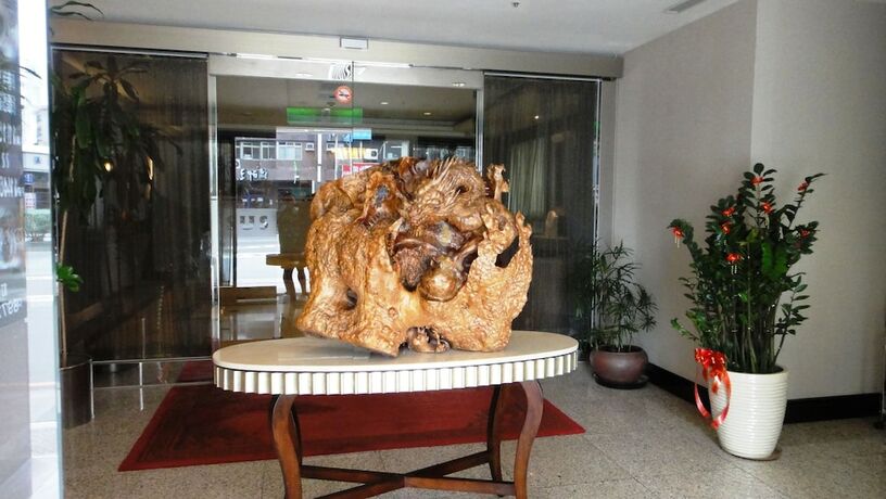 Imagen de los interiores del Hotel Nisus. Foto 17