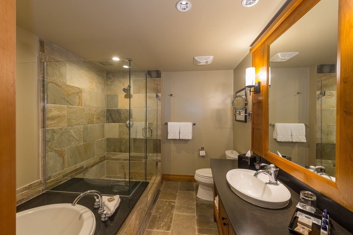 Imagen de la habitación del Hotel Nita Lake Lodge. Foto 4