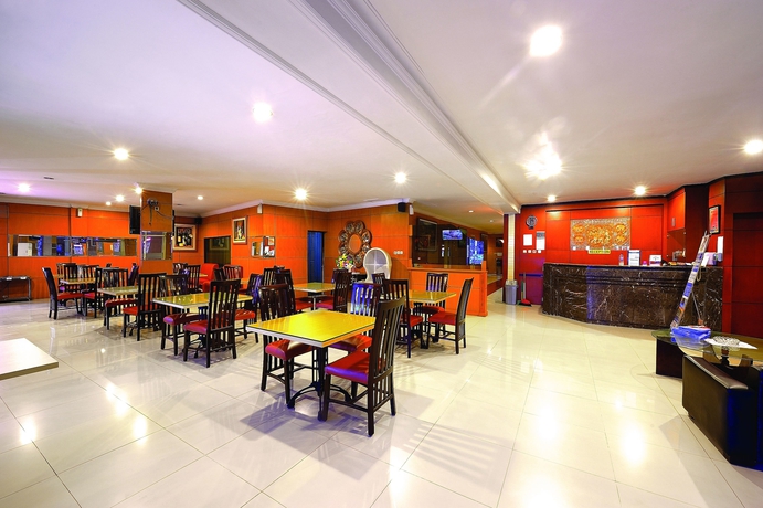 Imagen del bar/restaurante del Hotel Nite And Day Semarang. Foto 2