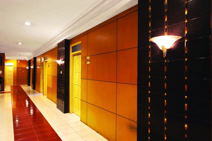 Imagen de los interiores del Hotel Nite And Day Semarang. Foto 15