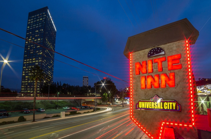 Imagen de los exteriores del Hotel Nite Inn. Foto 13