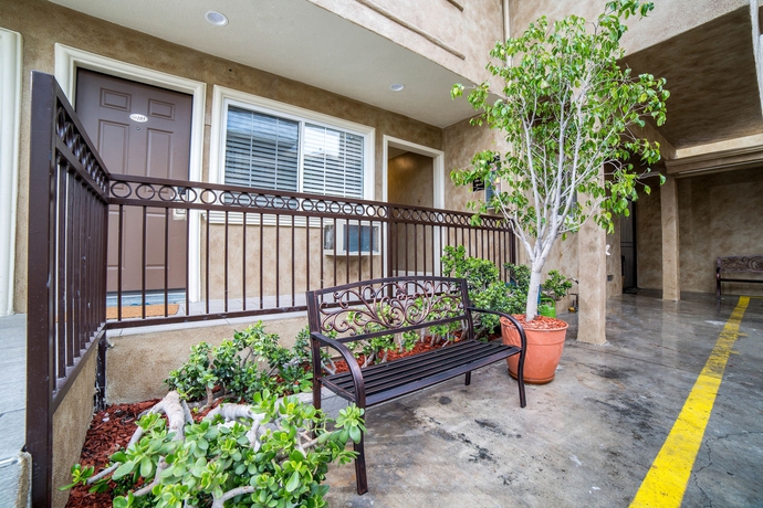 Imagen de los exteriores del Hotel Nite Inn. Foto 15