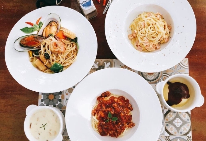 Imagen del bar/restaurante del Hotel Nitiporn Resort. Foto 9