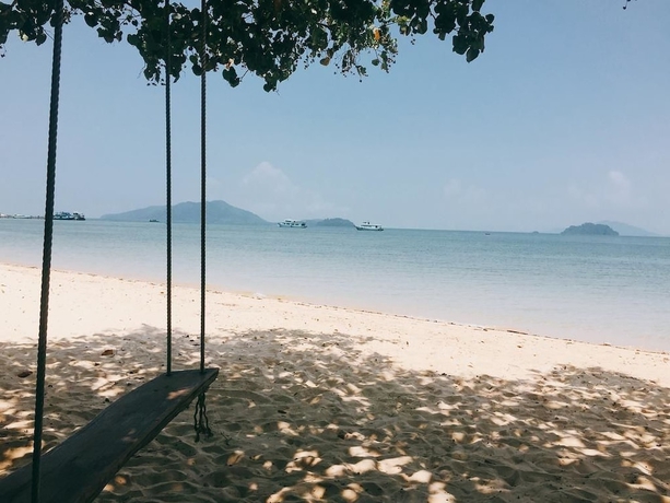 Imagen de los exteriores del Hotel Nitiporn Resort. Foto 17