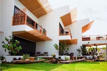 Imagen de los exteriores del Hotel Nitro City Panama Action Sports Resort. Foto 10