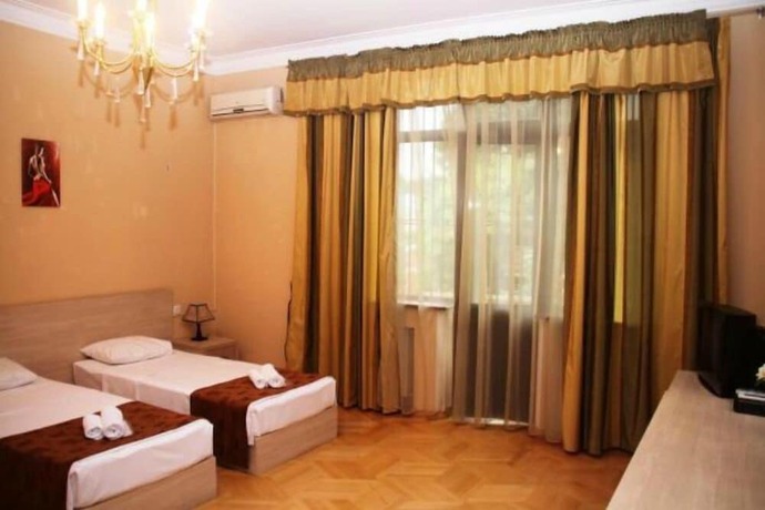 Imagen de la habitación del Hotel Nitsa, Tbilisi. Foto 20