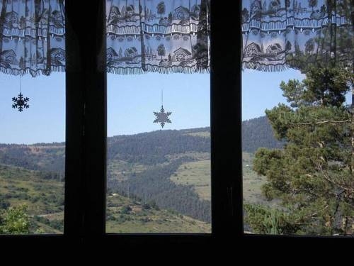 Imagen de la piscina del Hotel Niu Dels Falcons. Foto 16