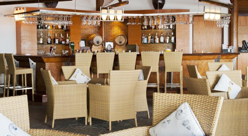 Imagen del bar/restaurante del Hotel Niva Kuramathi Maldives. Foto 3