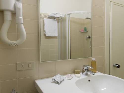Imagen de la habitación del Hotel Nives, Riccione. Foto 3