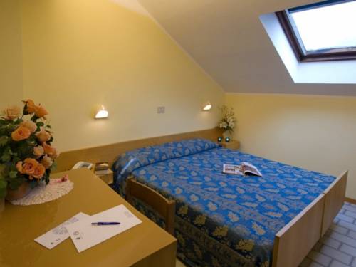 Imagen de la habitación del Hotel Nives, Riccione. Foto 6