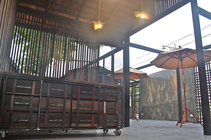 Imagen de los exteriores del Hotel Niwas Ayutthaya. Foto 11