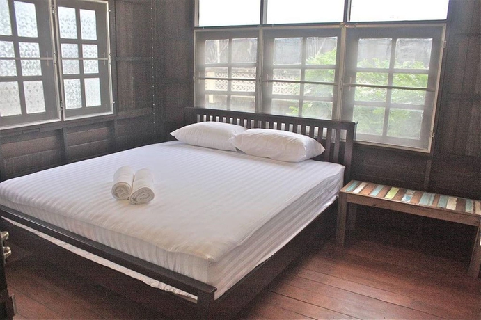 Imagen de la habitación del Hotel Niwas Ayutthaya. Foto 9