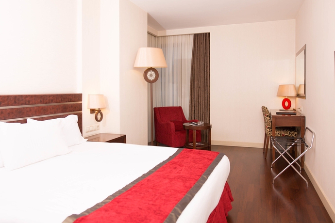 Imagen de la habitación del Hotel Niza Park. Foto 7