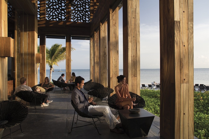 Imagen del bar/restaurante del Hotel Nizuc Resort and Spa. Foto 4