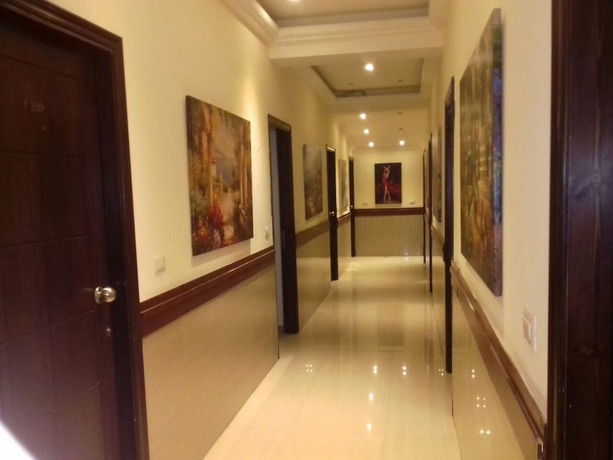 Imagen de los interiores del Hotel Nj. Foto 10