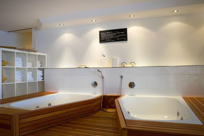 Imagen de la piscina del Hotel Njord. Foto 18