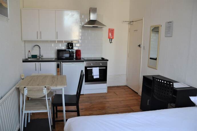 Imagen general del Hotel No 13 Georgian Shared House - By Clifton Short Lets. Foto 4