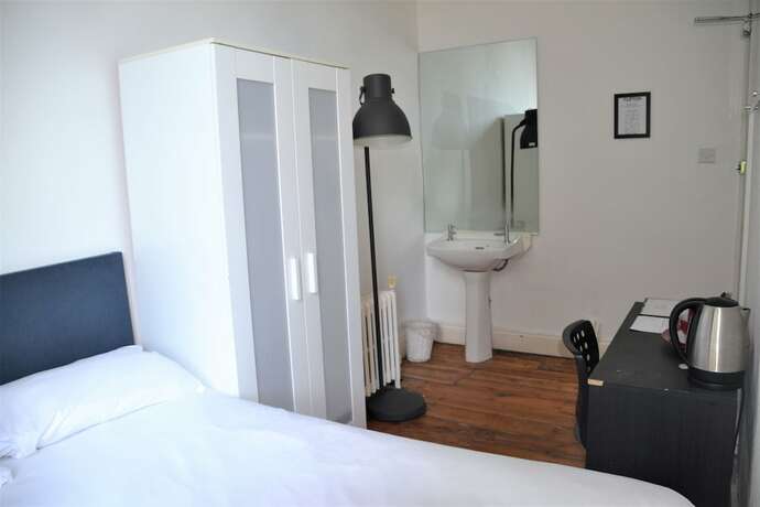 Imagen de la habitación del Hotel No 13 Georgian Shared House - By Clifton Short Lets. Foto 13