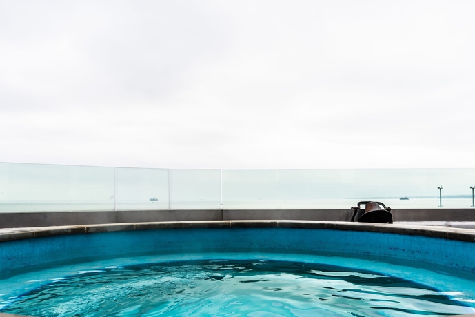 Imagen de la piscina del Hotel No Man's Fort. Foto 13