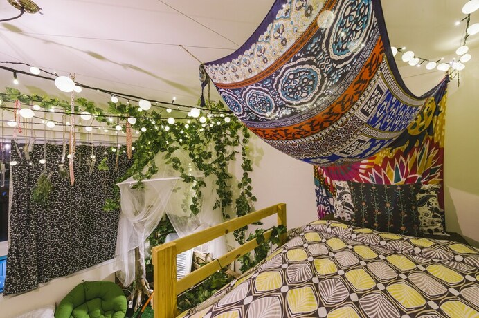 Imagen de los interiores del Hotel No Sun No Happy Inn. Foto 31