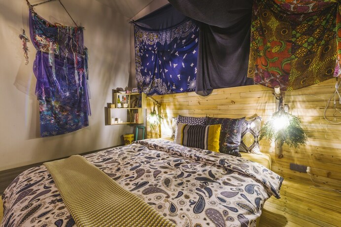 Imagen de los interiores del Hotel No Sun No Happy Inn. Foto 34