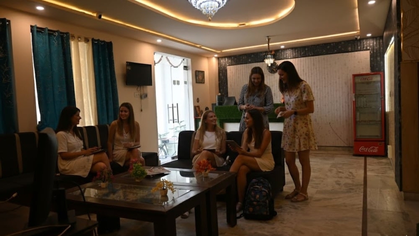 Imagen de los interiores del Hotel NoVo Agra. Foto 13