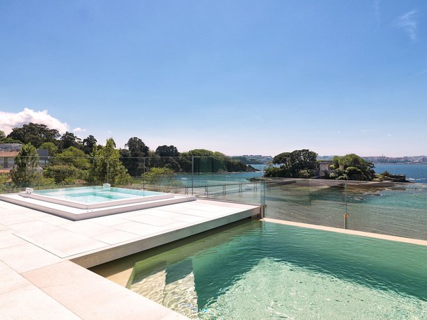 Imagen de la piscina del Hotel Noa Boutique Hotel. Foto 33